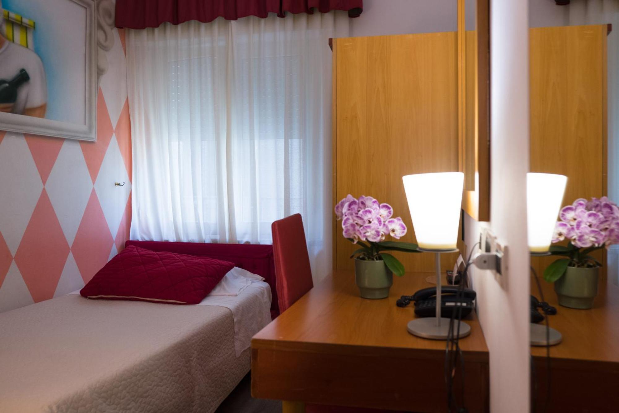 Hotel La Gradisca Rimini Esterno foto